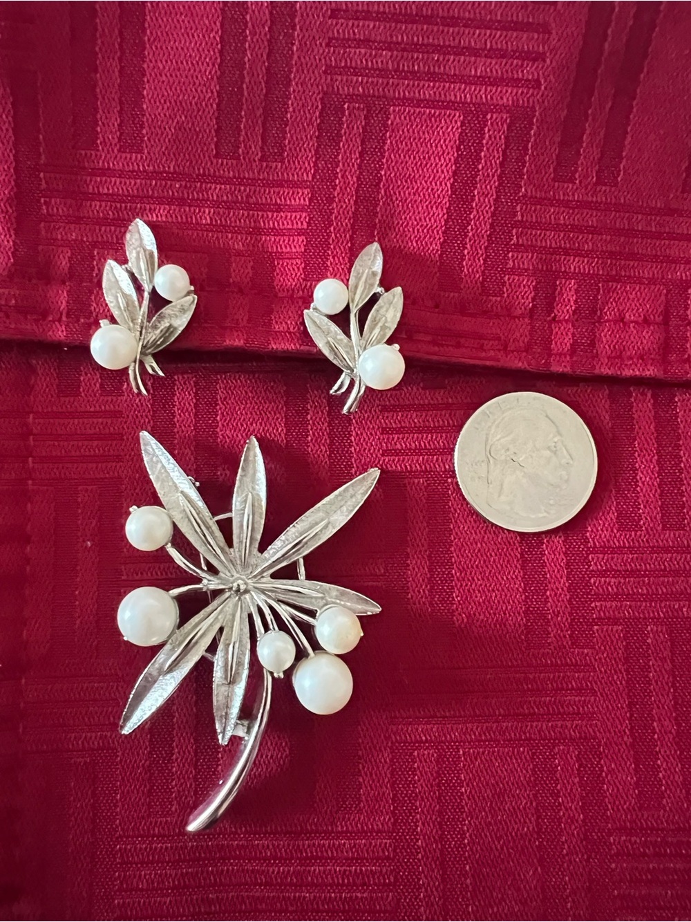 Vtg Emmons Faux Pearl & Silver Tone Brooch with Matching Clip On Earrings Rare